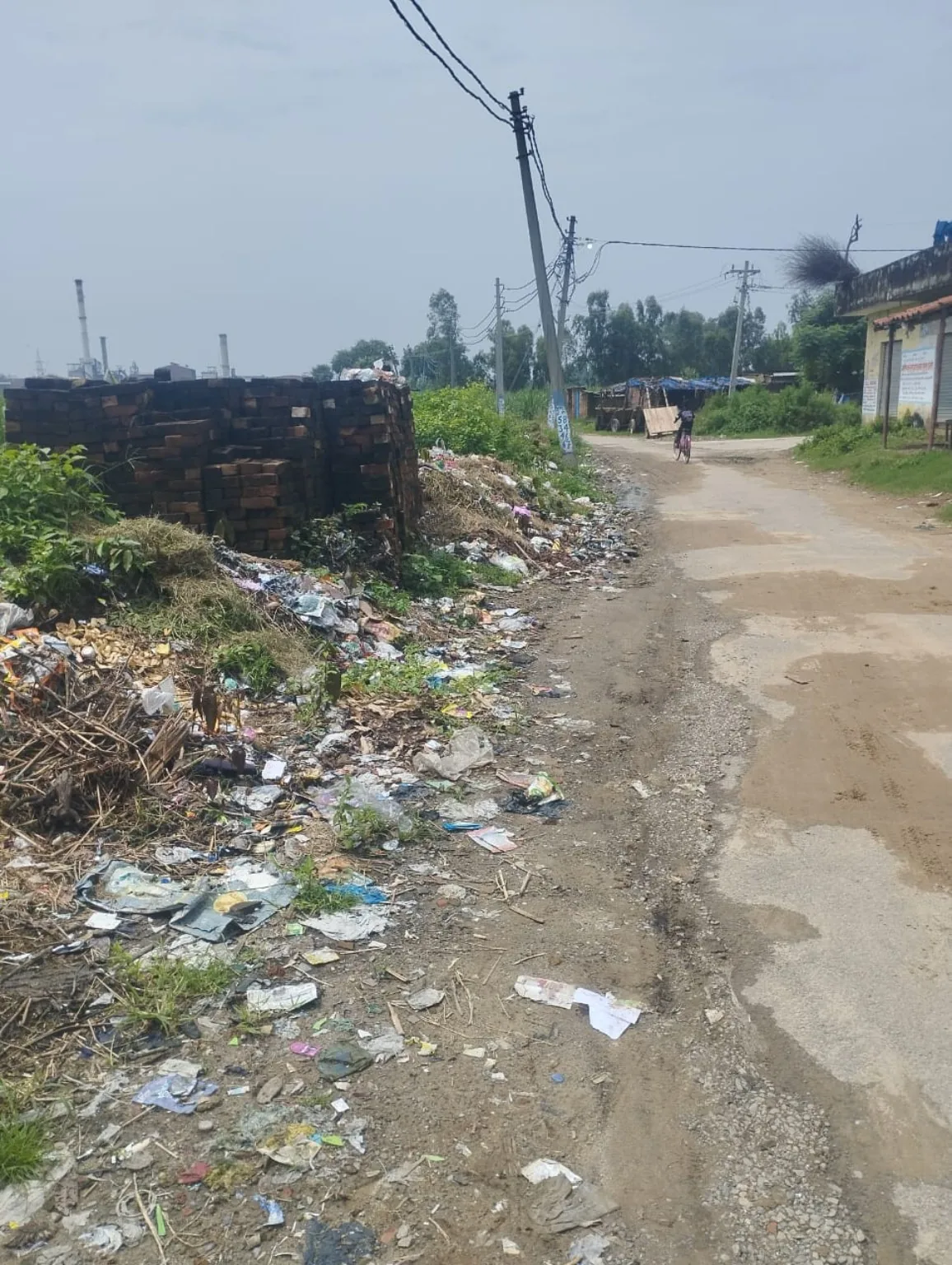 सबलपुर बीतरा — गांव के रास्ते की वास्तविक फोटो